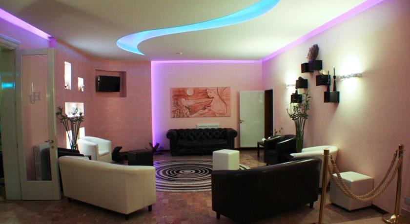 Hotel Julia photo