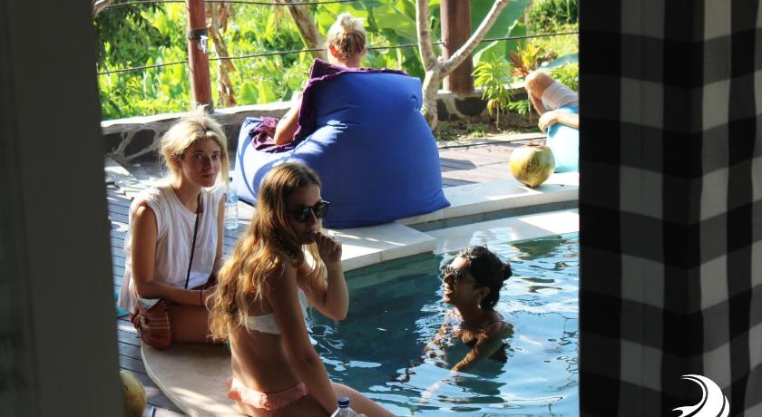 Matra Bali Surf Camp Guest House photo