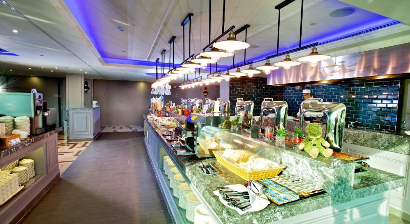 FX Hotel Tainan - image 11