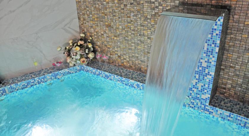 Grand Hotel Gagra photo