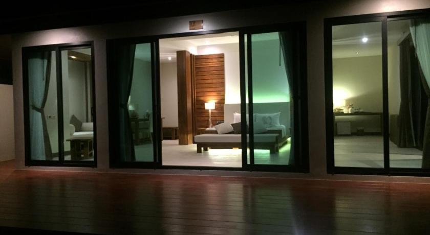 Image of Beach Front Villa 6