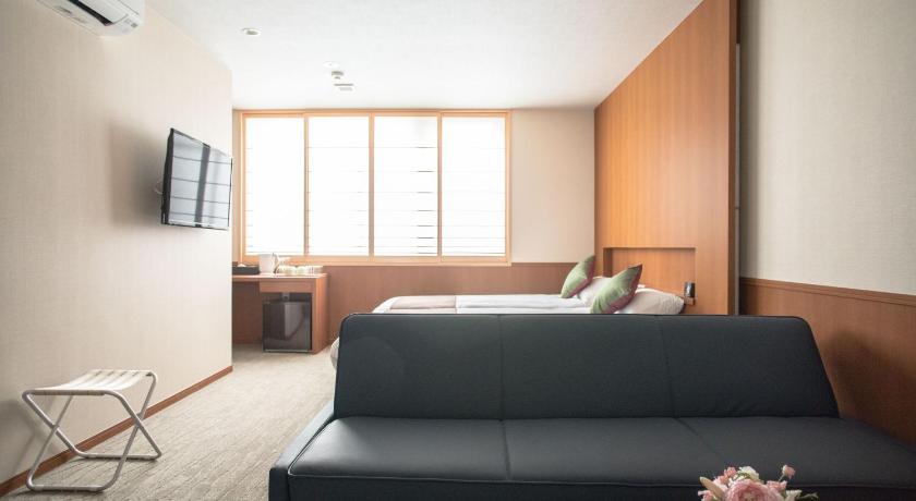 Kyoto No.6 Nijo 3-Star Hotel suite