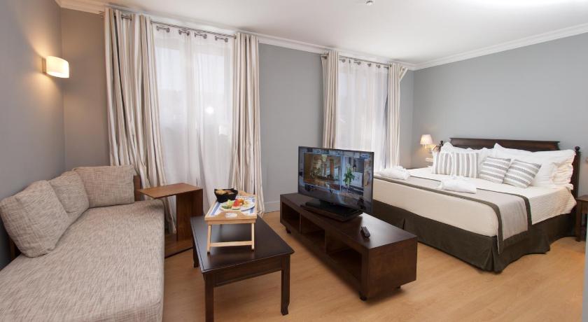 Image of Junior Suite with Town View 8