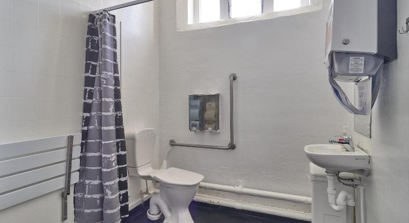 Image of Single Bed in 10-Bed Mixed Dormitory Room 8