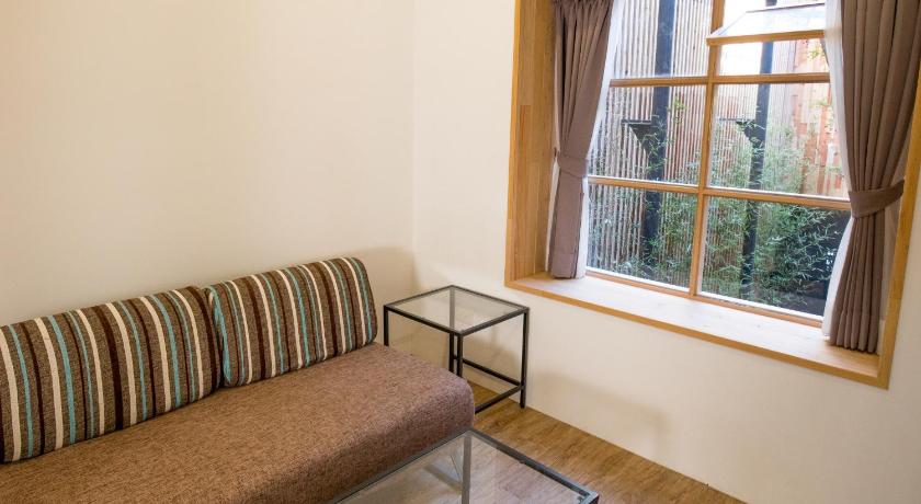 Image of Superior Quadruple Room 6