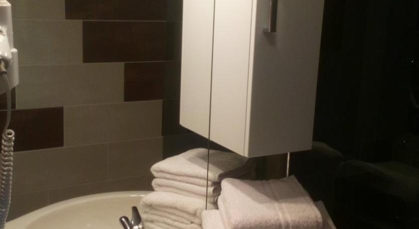 Image of Double Room 4
