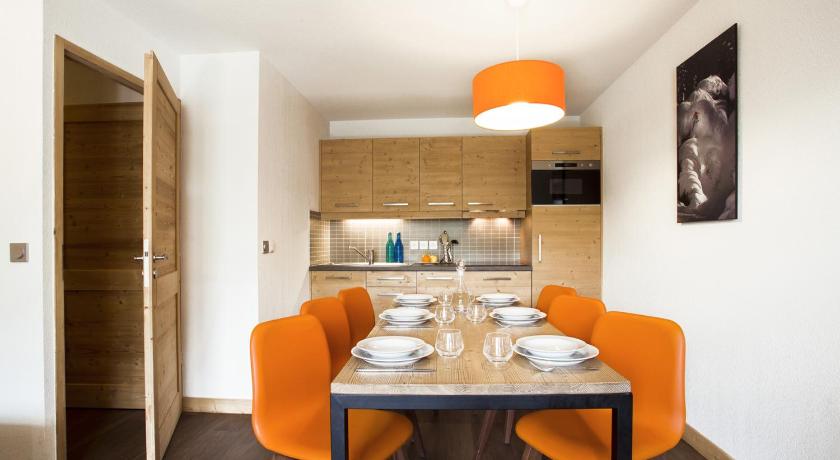 Image of Two-Bedroom Family Apartment 6 People with Mountain View 5