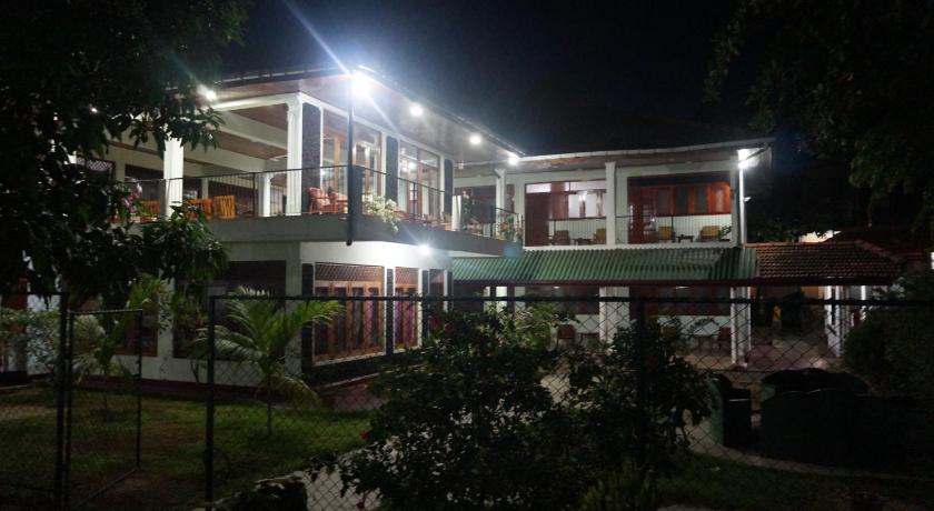 Lake Side Tourist Inn photo