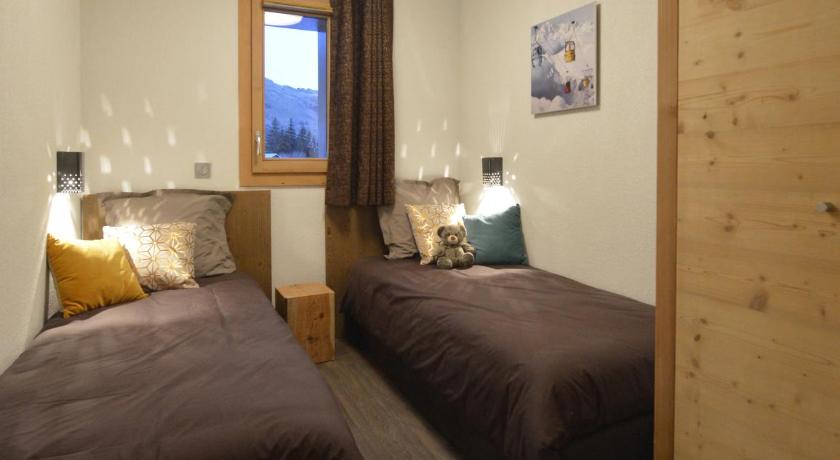 Image of Two-Bedroom Comfort Apartment 6 People with Mountain View 9