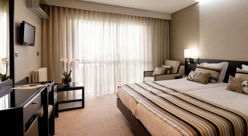 蓬巴尔 Cardal Hotel 3星级 酒店 泳池