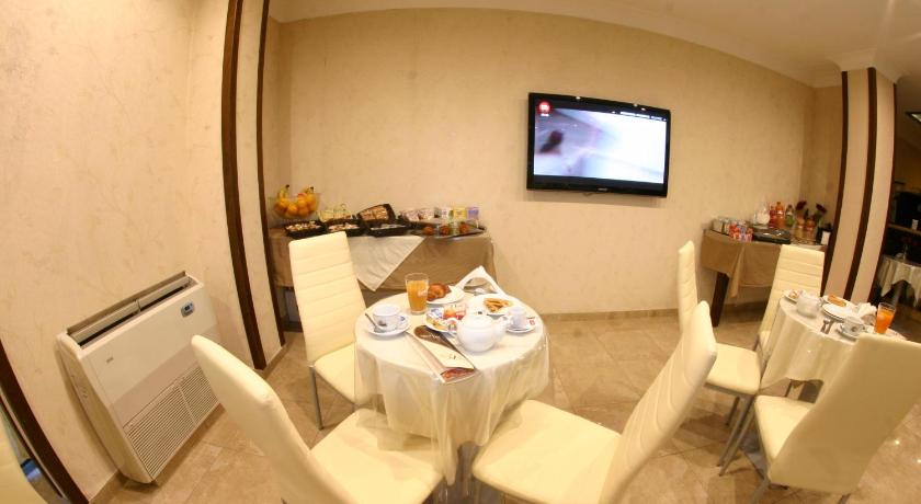 Hotel Chic photo