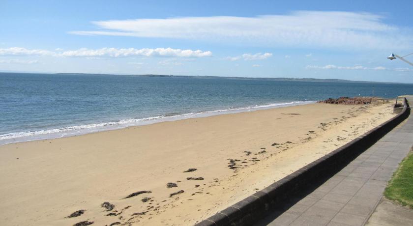 Sur la Plage - FREE WIFI & NETFLIX photo