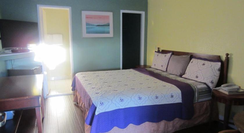 Travel Eagle Inn Motel photo