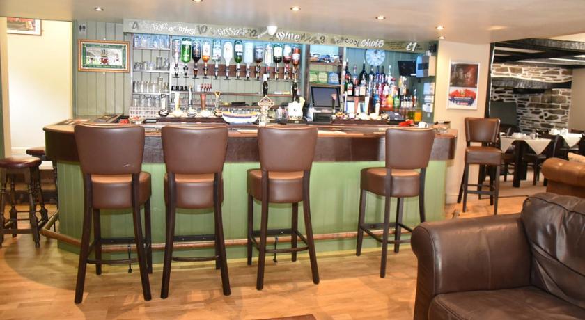 The Red Lion - image 9