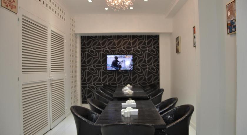 White Fort Hotel - image 3