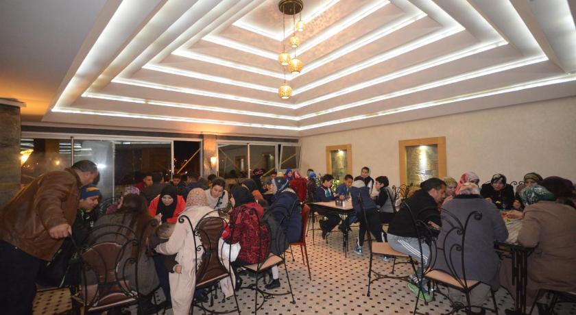 Hotel-Cafe-Restaurant Pyramides, photo