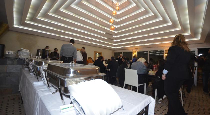Hotel-Cafe-Restaurant Pyramides, photo