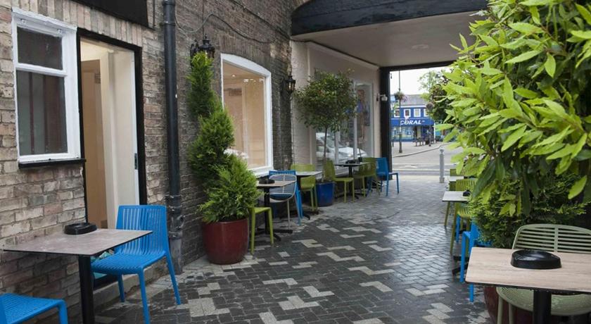 The Crown Hotel Wetherspoon photo