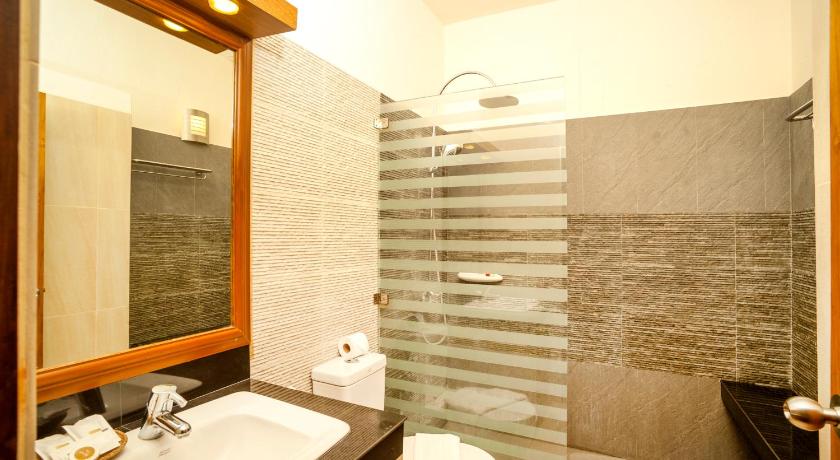 Image of Teak Room 11