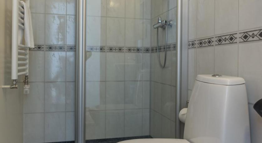 Image of Standard Double or Twin Room with Private Bathroom 2