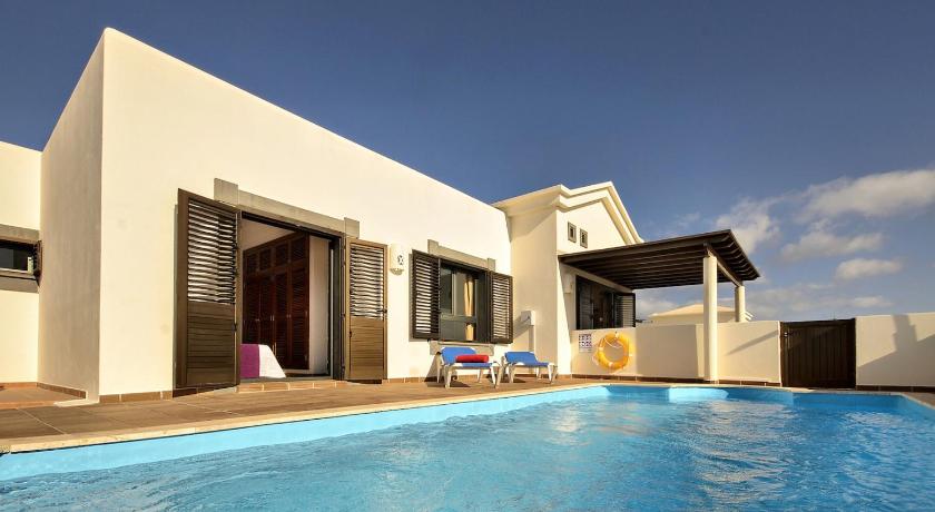 Los Charcones vivienda vacacional — Hotel in Lanzarote