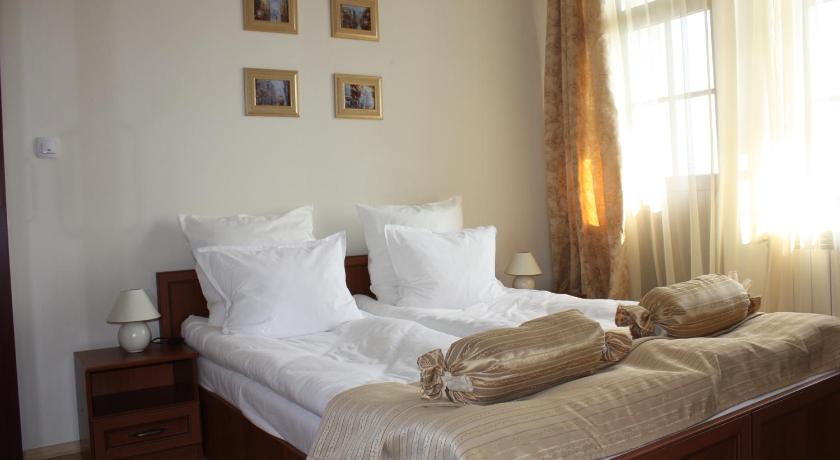 Pinerose Resort photo