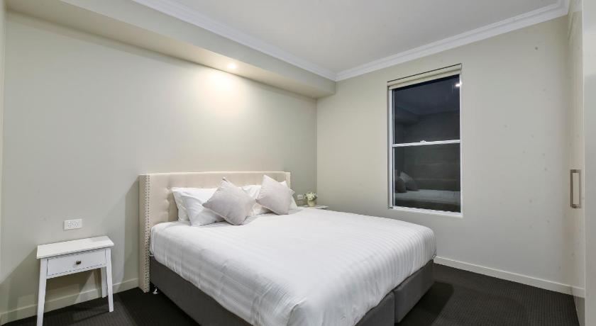 Aloha Central Luxury Apartments photo
