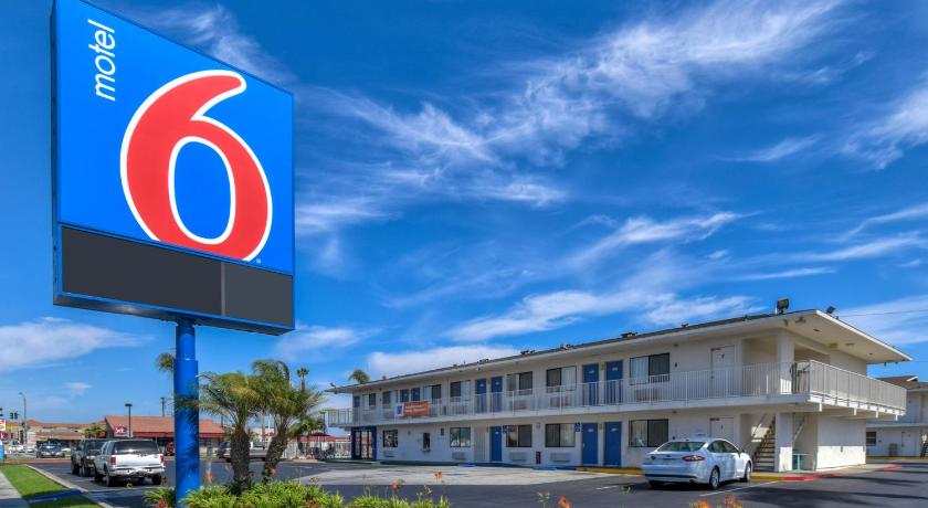 Motel 6 Stanton