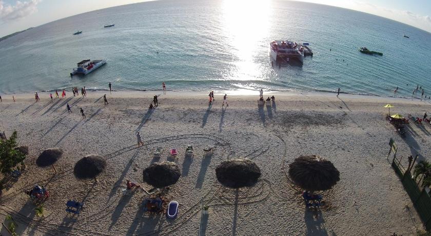 Beachcomber Club Resort photo