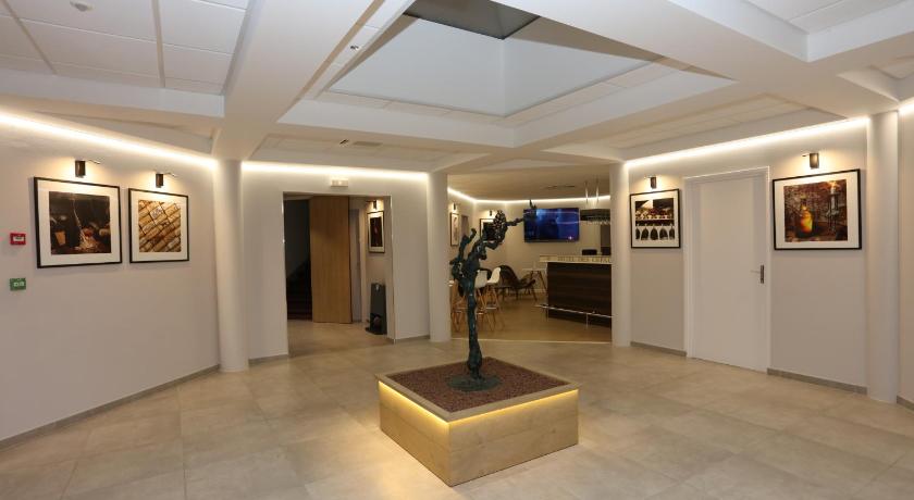 Logis Hotel des Cepages photo