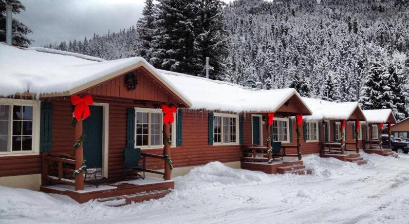 Three Bears Lodge, Red River (NM) | 2023 Updated Prices, Deals