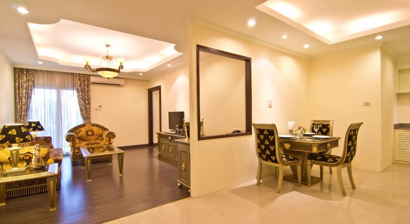 Image of Versace Suite Jacuzzi 10