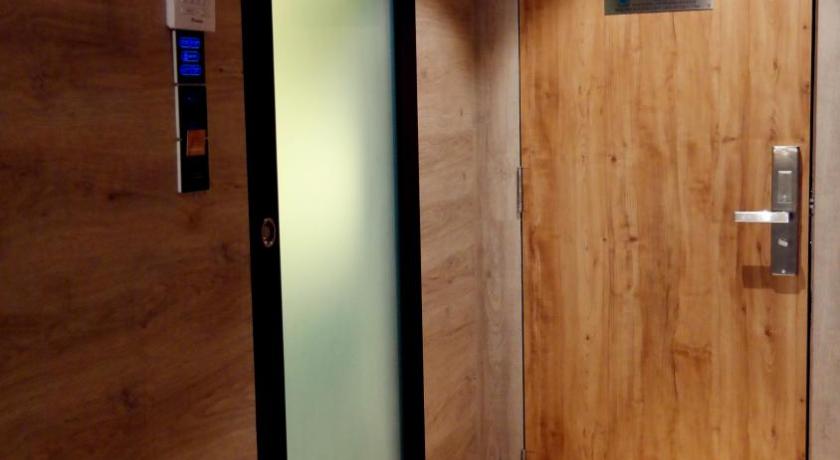 Image of Signature Deluxe 14