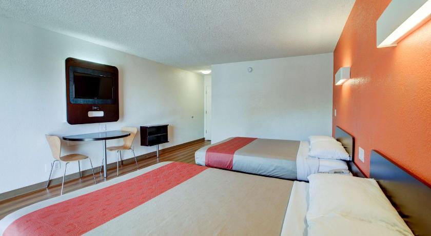 Motel 6-Santa Ana, CA - Irvine - Orange County Airport