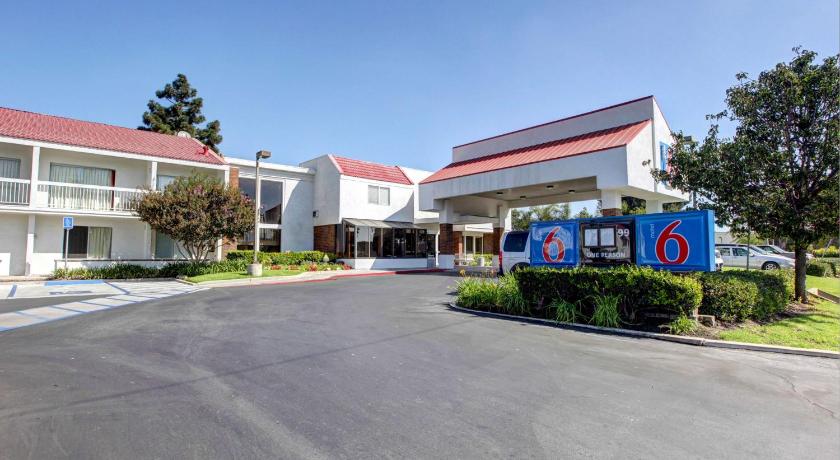 Motel 6-Santa Ana, CA - Irvine - Orange County Airport