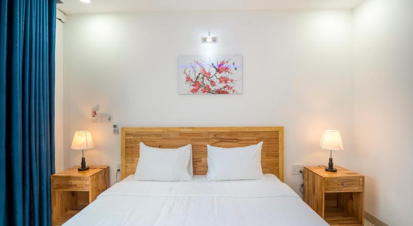 Image of Deluxe Double Room with Balcony 11