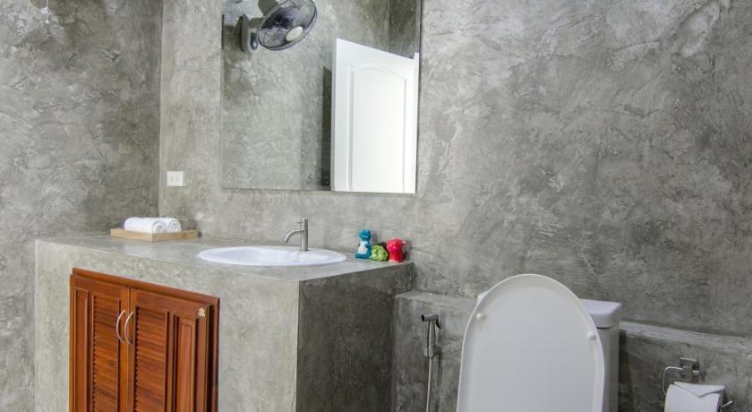 Image of Double Room with Pool View 2