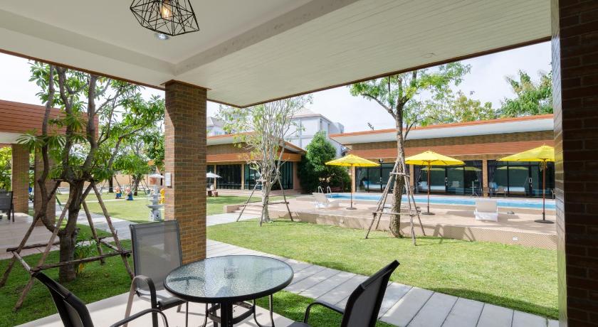 Image of Double Room with Pool View 8