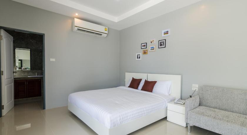 Image of Double Room with Pool View 7