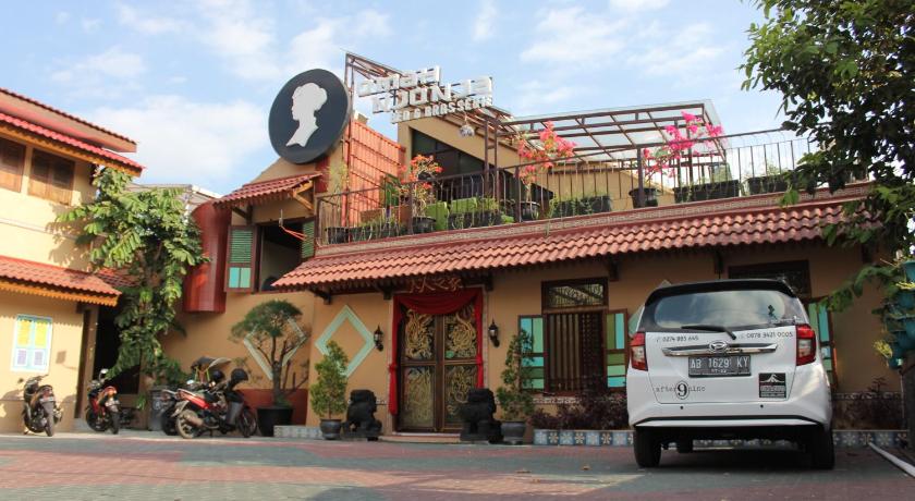Omah Njonja Bed & Brasserie - image 3