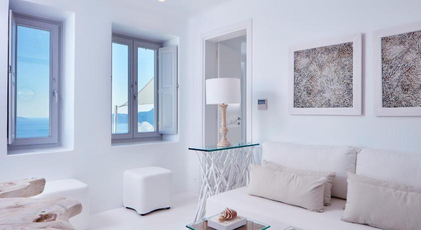 Canaves Oia Sunday Suites