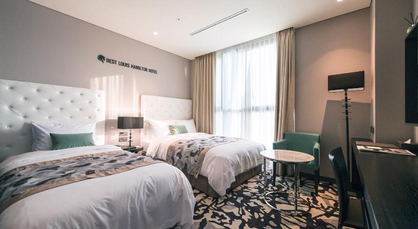 Changwon Best Louis Hamilton Hotel Changwon 3-Star Hotel pool