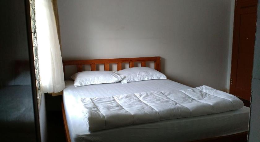 Image of Standard Queen 5