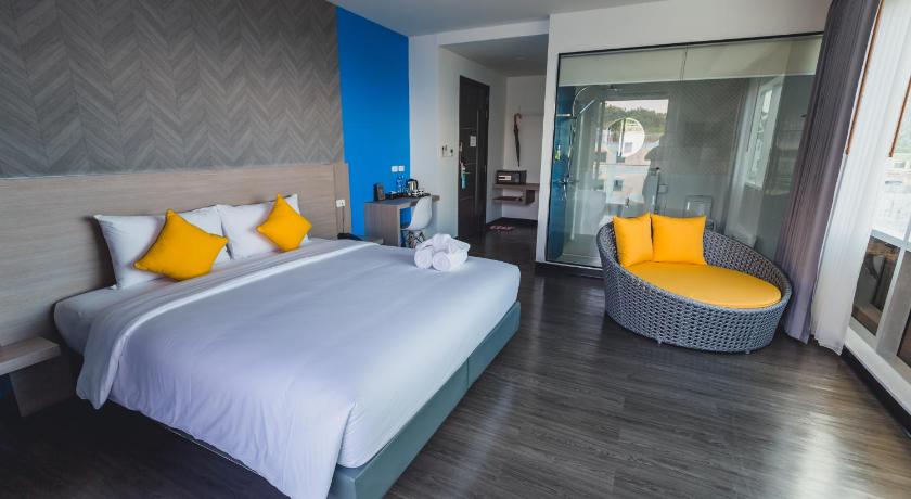 Image of Deluxe Suite with Sea View 8