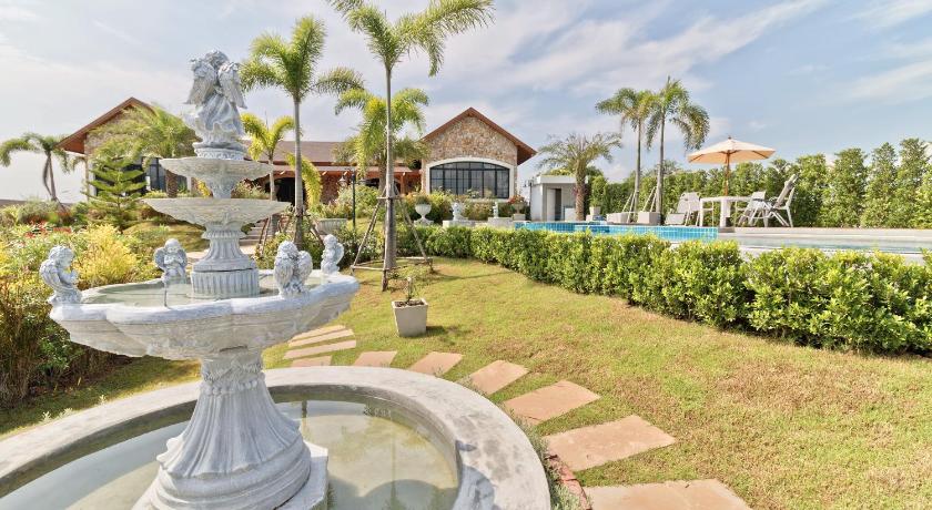 Khao Yai Chateau de Prim Khao Yai 5-Star Hotel lobby