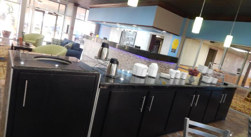 Super 8 By Wyndham Ft Stockton photo