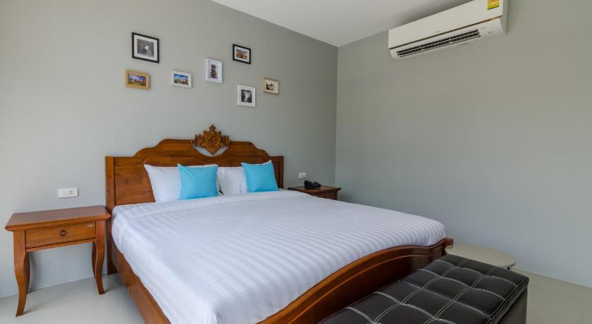 Image of Double Room with Pool View 9