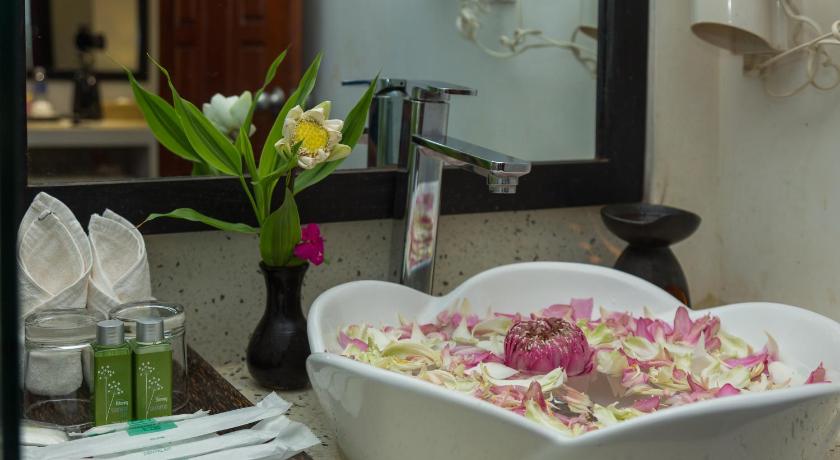 Image of Apsara Studio Double with Balcony 16