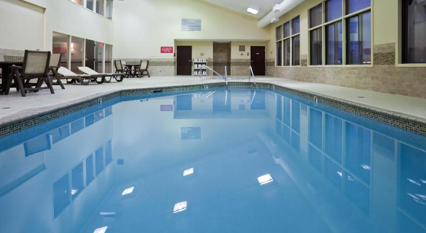 Country Inn & Suites by Radisson, Coon Rapids, MN