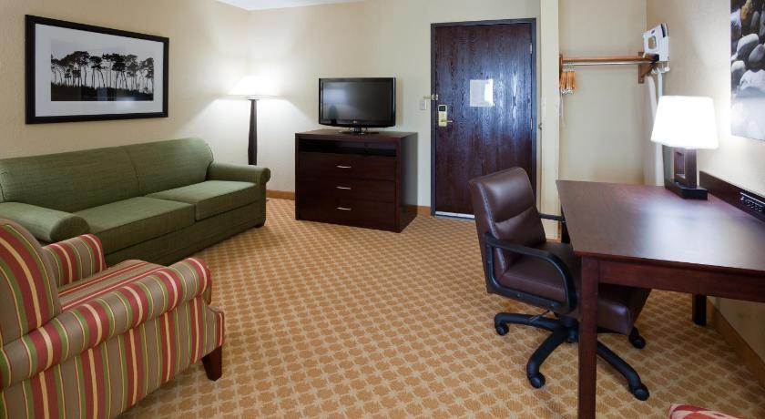 Country Inn & Suites by Radisson, Coon Rapids, MN